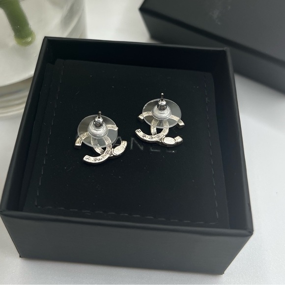Chanel Classic CC Crystal Stud Earrings - Authentic - Picture 4 of 6